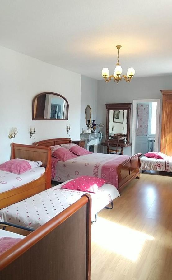 A La Grenouille Du Jura Hotel Bellignat Kültér fotó