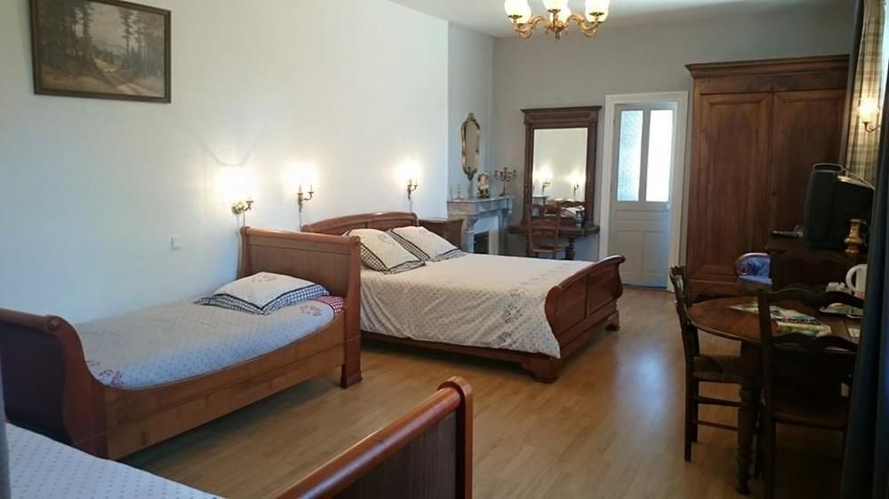 A La Grenouille Du Jura Hotel Bellignat Kültér fotó