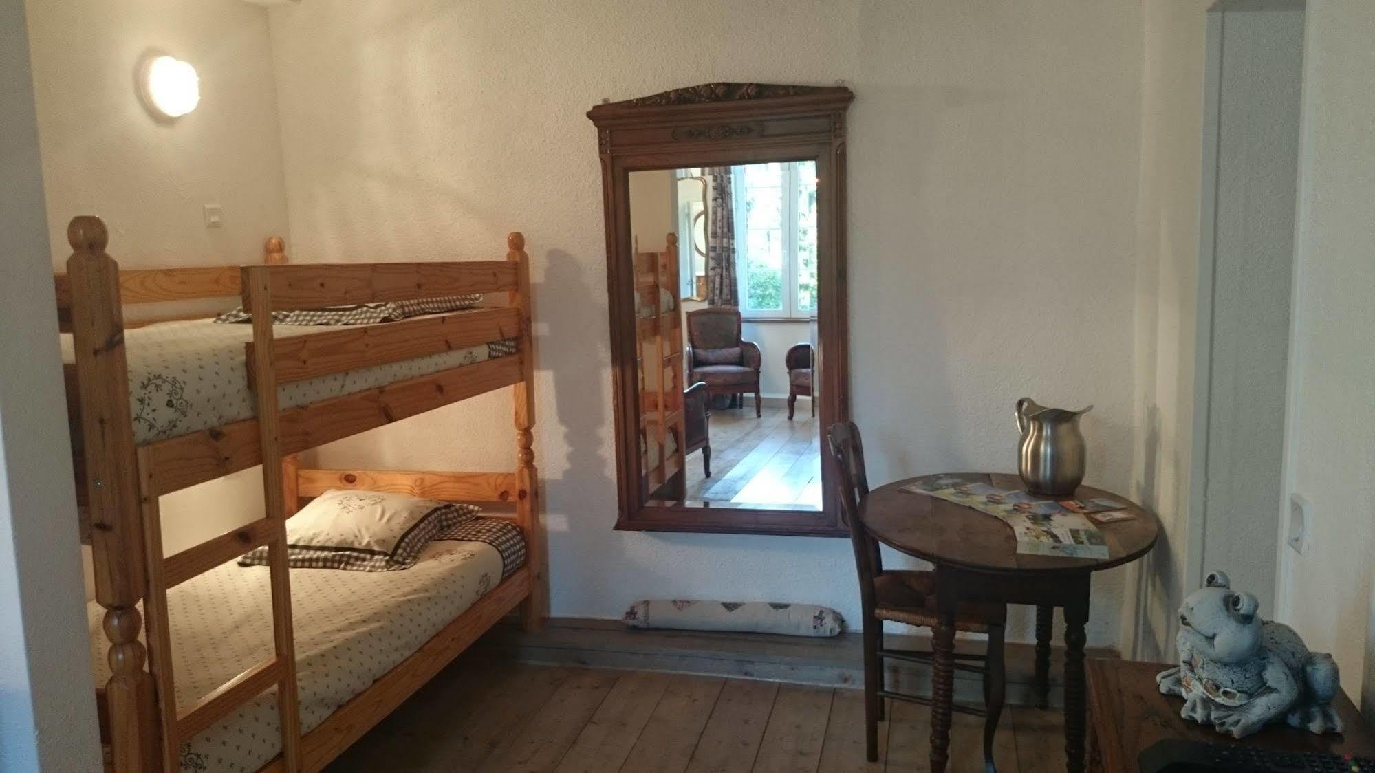 A La Grenouille Du Jura Hotel Bellignat Kültér fotó