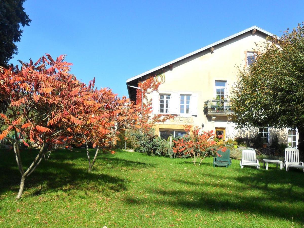 A La Grenouille Du Jura Hotel Bellignat Kültér fotó